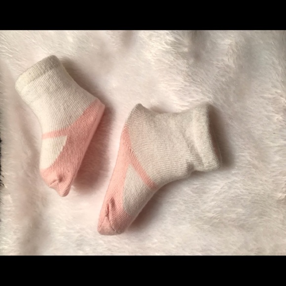 Newborn Baby Sock Booties - Picture 2 of 7